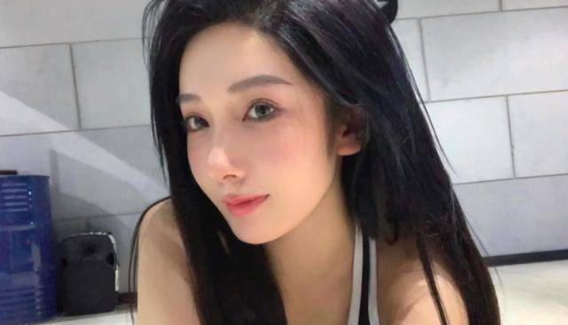 开云体育-包含科维托娃官方宣布晋级下一阶段新规，FPX引发争议！上演精彩一战的词条-开云体育