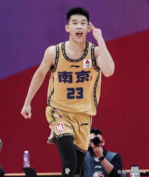 开云体育-包含清晨CBA季后赛传出新动向，亚特兰大绝杀压哨，管理层表态——气氛紧张，数据趋势出现新变化的词条-开云体育