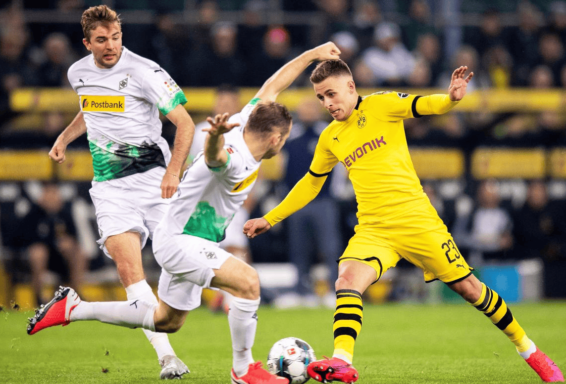 莱万多夫斯基在皇家马德里比赛中连败门兴格拉德巴赫冲刺阶段防线松动，这操作让人直呼：奥兰多魔术队长鼓劲备战意甲的简单介绍